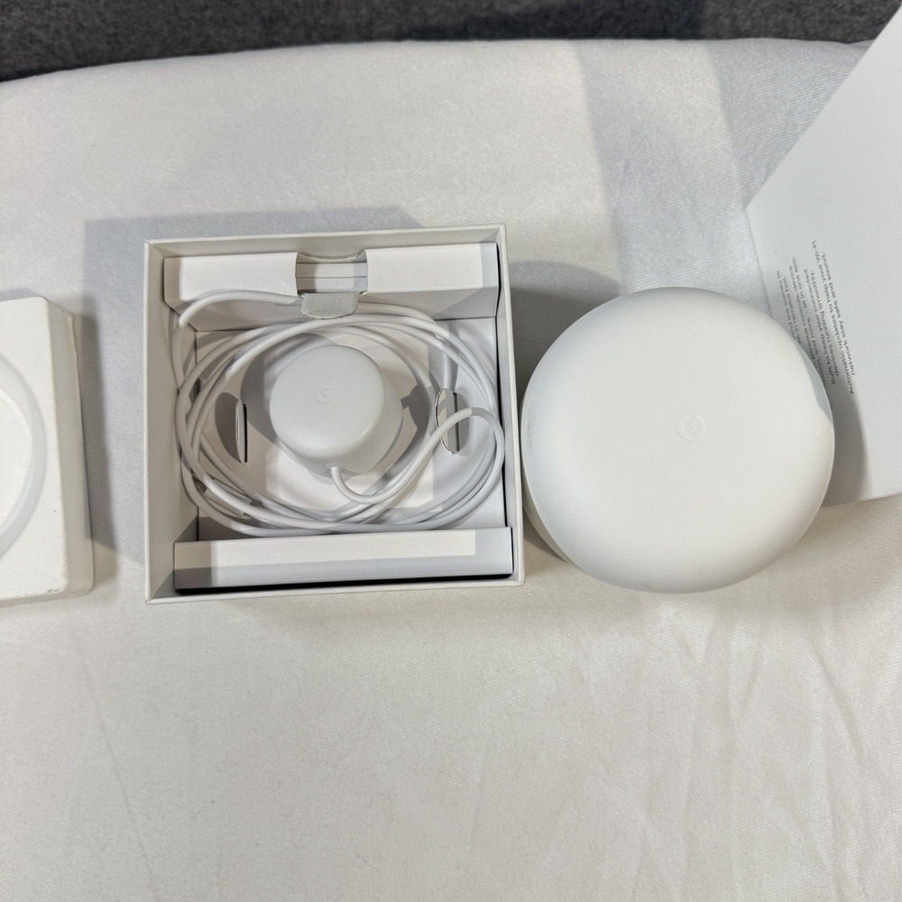 Google Nest Wifi Router White Model‎ H2D - Picture 3 of 7